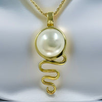 Cultured Freshwater Pearl Cable Beach Staircase to the Moon Pendant