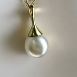 Stunning 9ct Broome Pearl Trumpet Bail Pendant