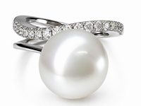 Broome Pearl and 9ct White Gold Diamond Ring
