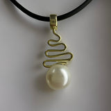 Eco Beach Staircase to the Moon Setting Pearl Pendant