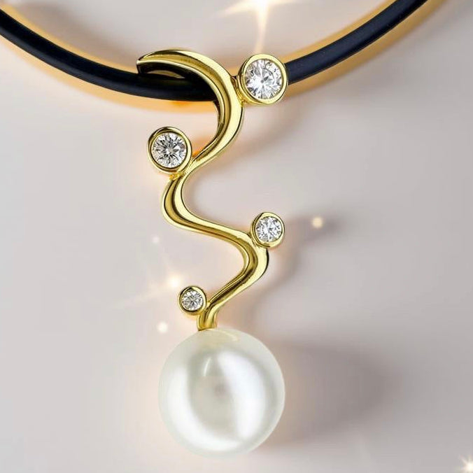 Cultured Freshwater Pearl Windjana Gorge Staircase Gold Pendant