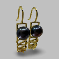 Cape Leveque Staircase Black Pearl Earrings