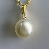 Broome Oval Pearl 18ct Gold Diamond Pendant