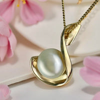 Broome Pearl 9ct Gold Twist Pendant