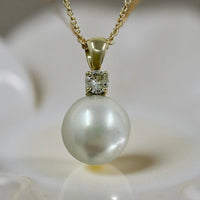 Cultured Broome Pearl 9ct Diamond Pendant