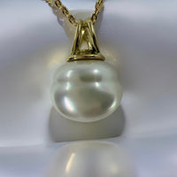 Broome Circle Pearl 18ct Pendant