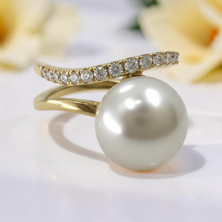 Broome Pearl 18ct Gold Diamond Ring