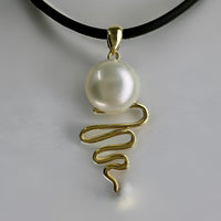 Eco Beach Staircase to the Moon Pearl Pendant