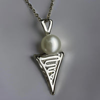 Roebuck Bay Staircase to the Moon Pearl Silver Pendant