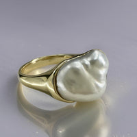 Unique Broome Large Keshi Pearl 9ct Gold Ring