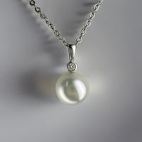 Broome Pearl 9ct Gold Diamond Pendant