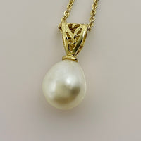 9ct Gold Cultured Freshwater Pearl Heart Pendant 