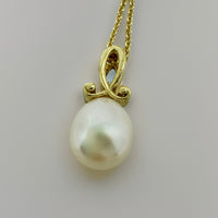 Cultured Freshwater Scroll Pearl Pendant