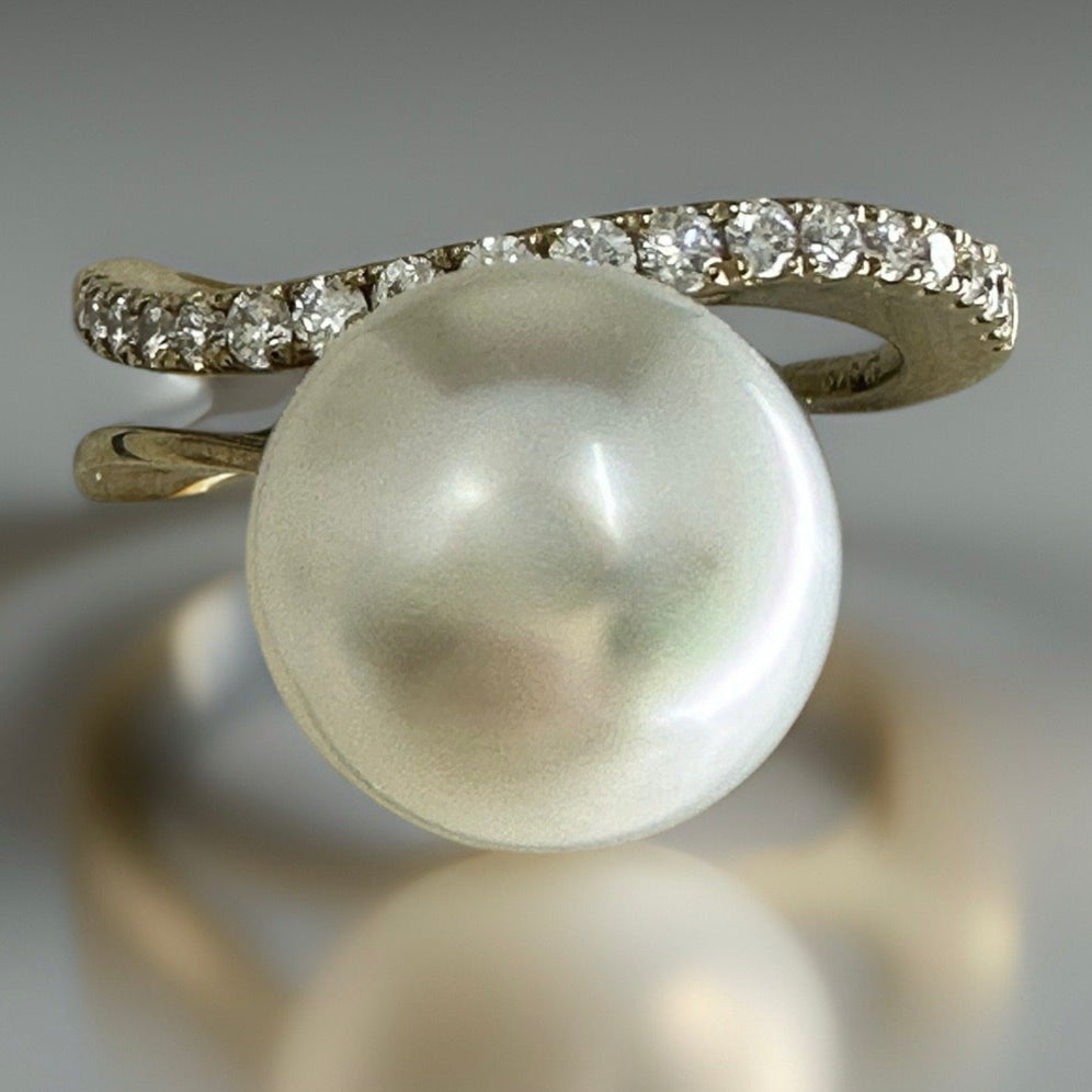 Broome Pearl and Diamond Ring