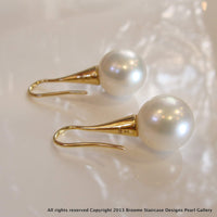 18ct Broome Pearl Trumpet Hook Earrings - Broome Staircase Designs Pearl Gallery