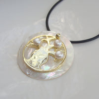 Boab Tree Pearl With Mother of Pearl Pendant Gold Round 