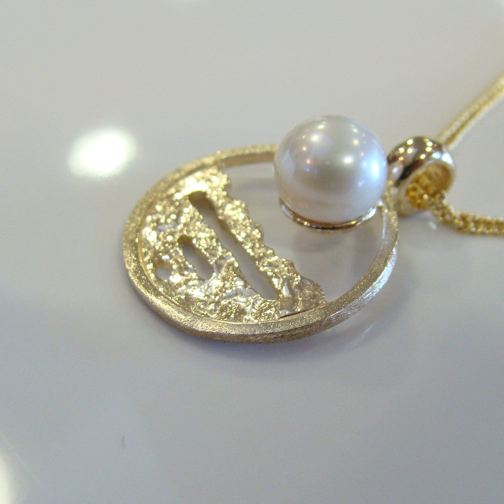 Broome Pearl Barred Creek Staircase Pendant 9ct Gold 