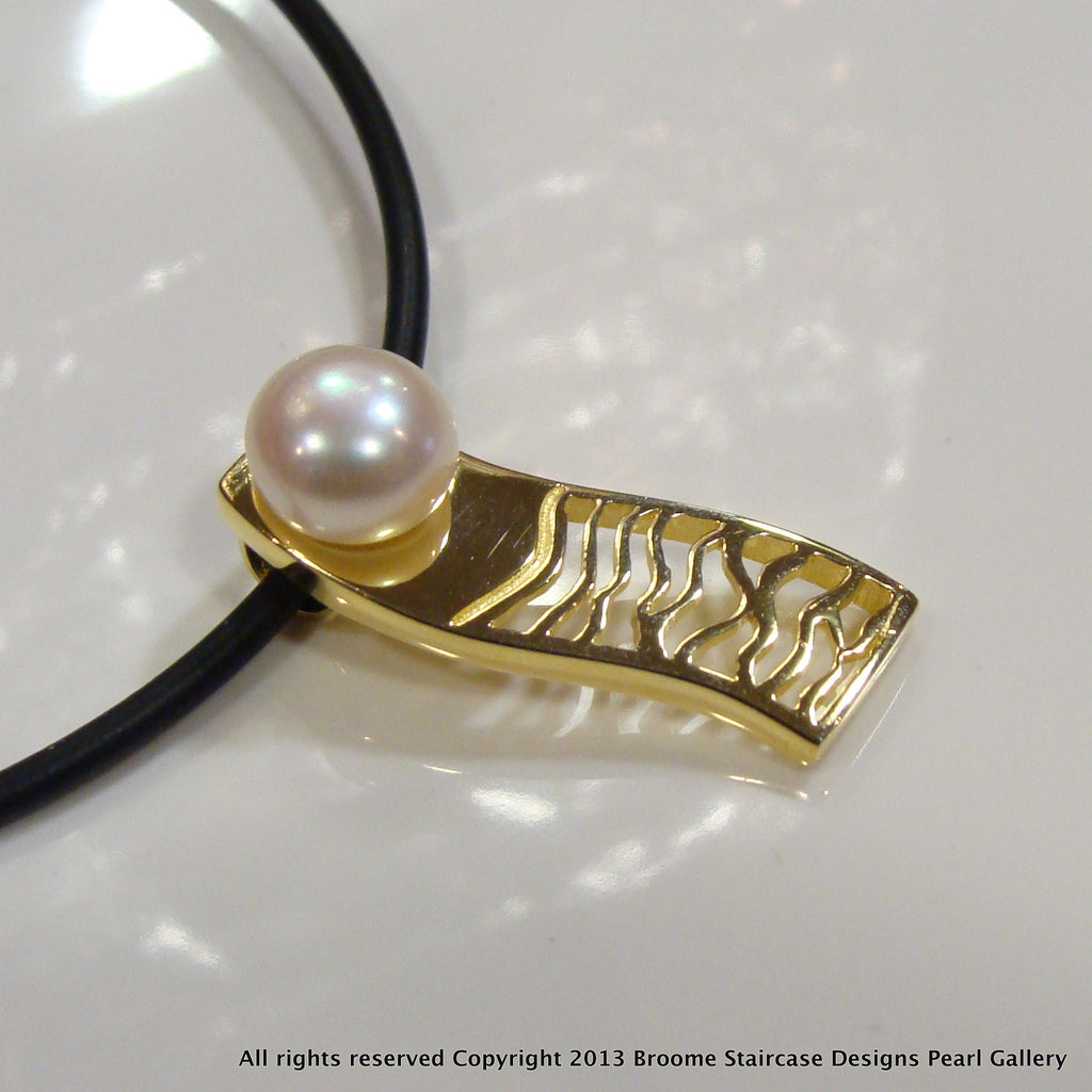 Staircase Pearl Pendant Red Bluff (white,e/p)**FREE NEOPRENE NECKLACE! - Broome Staircase Designs Pearl Gallery