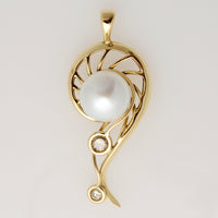  Broome Pearl and Diamond Staircase Mangrove Pendant 18ct Gold