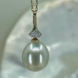 18ct Broome Pearl Swinging Diamond Pendant