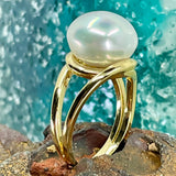 Broome Pearl ' luminous Moon" 18ct  Gold Ring