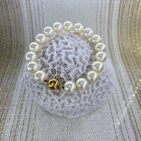 Shell Based Cream Pearl Bracelet 