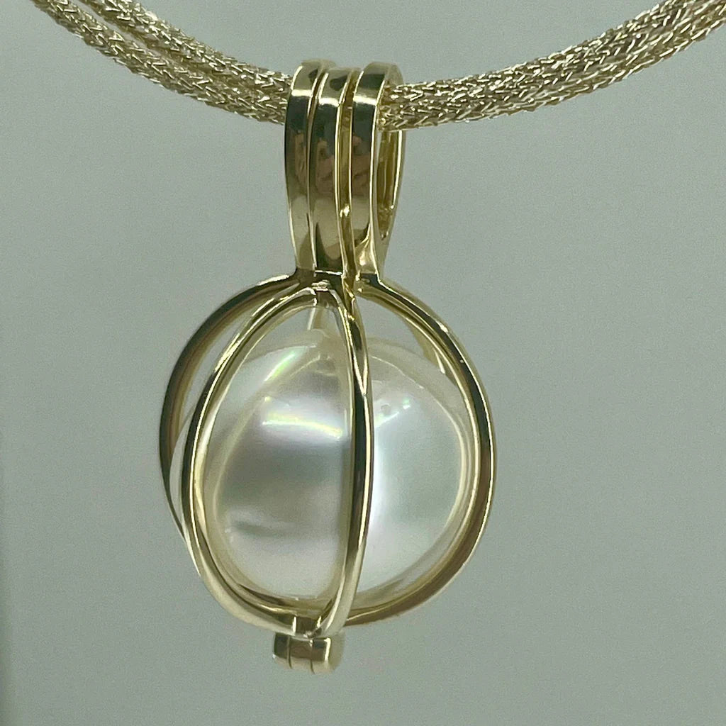9ct Gold Cage Pendant and Free Necklace - Latest Cage Design Just In!