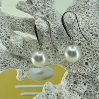 18ct White Gold Swinging Hook Earrings