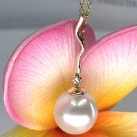 Broome Pearl Pendant with Diamonds and Gold Chain
