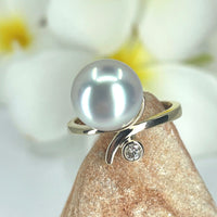 Adorable Broome Pearl 9ct Gold Diamond Ring 